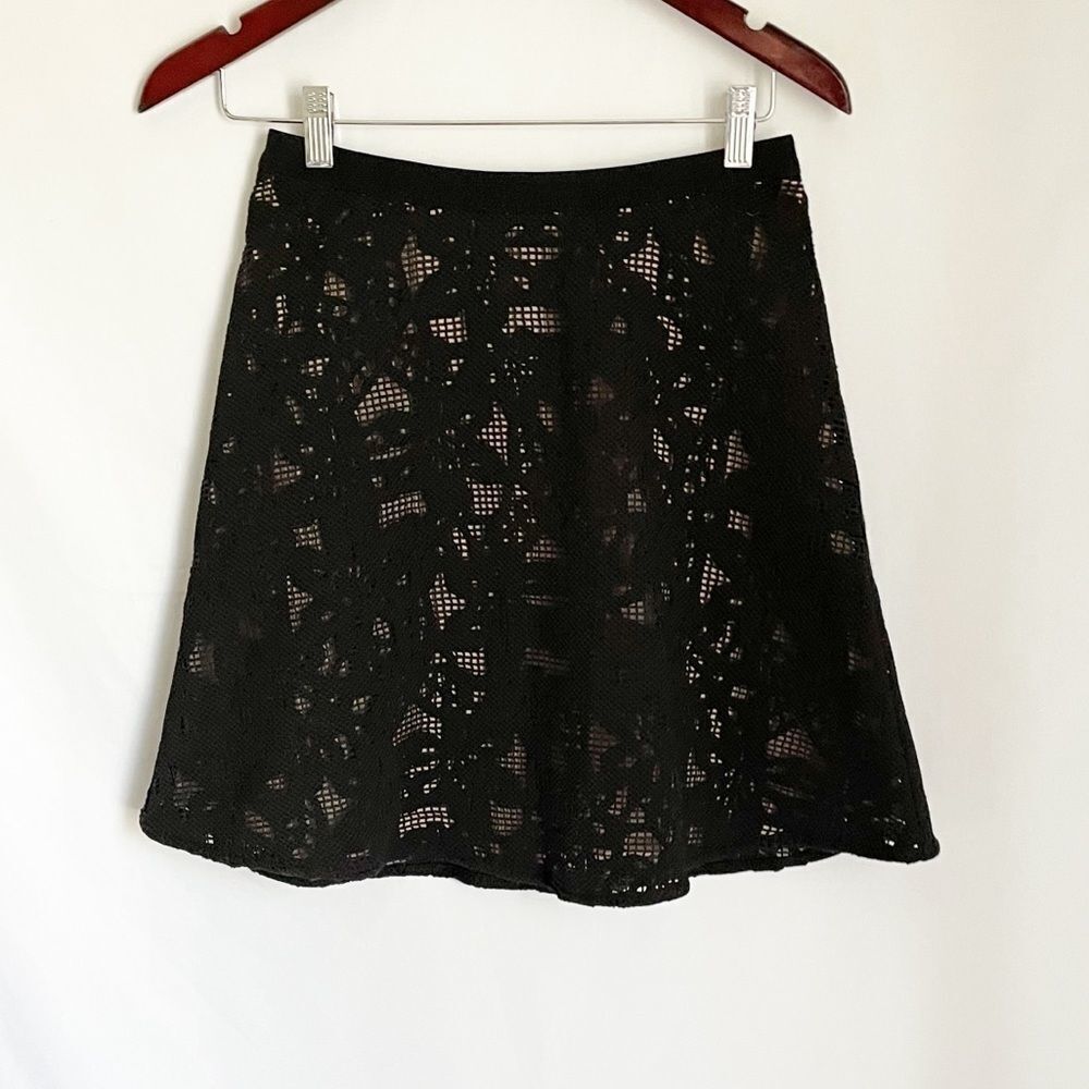 🟢Ann Taylor Black Lace Flounce Skirt Size 2P